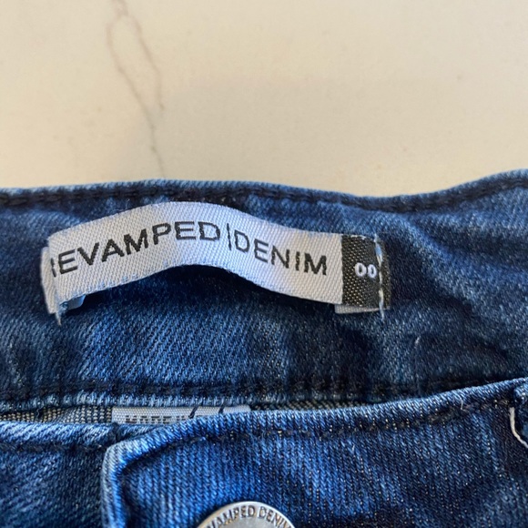 Revamped dark wash skinny jeans - Picture 3 of 4